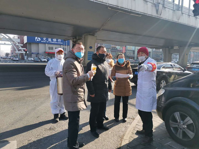 党建引领，让党旗在城市抗“疫”一线高高飘扬